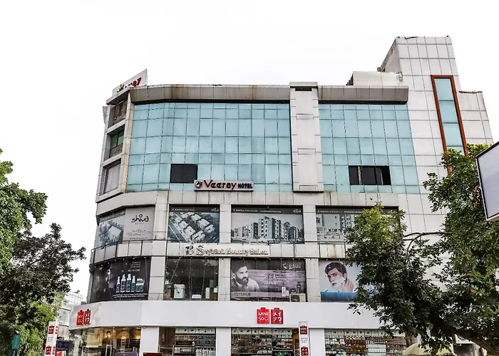 Oyo Hotel D Veeray Ahmedabad