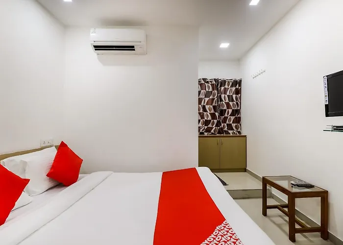 Oyo Hotel D Veeray Ahmedabad
